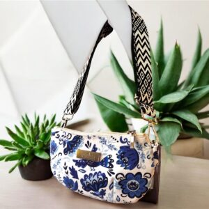 bawełniana nerka z niebieskim kwiatowym wzorem